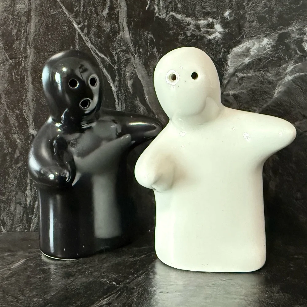 Hugging Ghosts Salt and Pepper Shakers